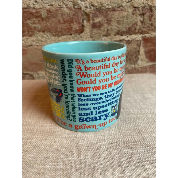 Mister Rogers Heat Changing Mug Mr. Rogers' Jacket Changes to His Sweater - Picture 3 of 7